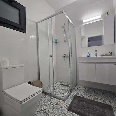1-bedroom Pool View Amelius In Caesar Apartament Dherinia